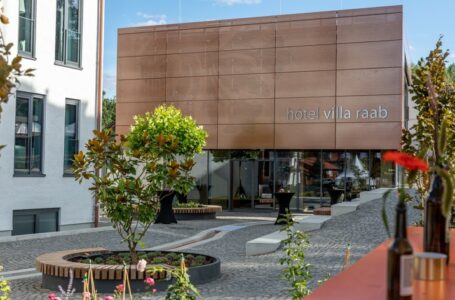 Hotel Villa Raab von vorne