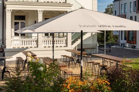 hintere Terrasse der Villa Raab