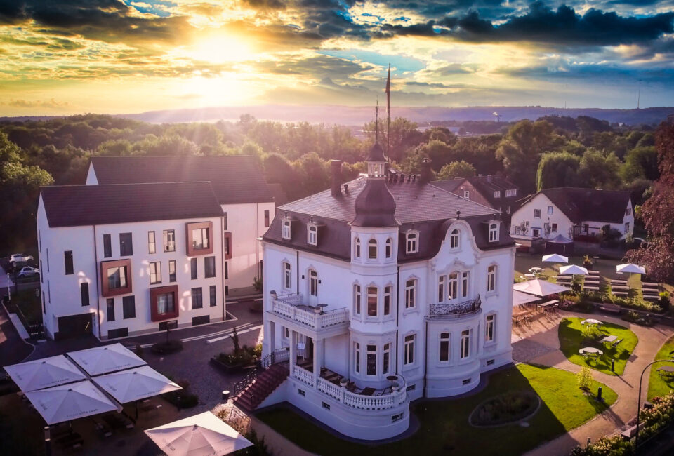 Drohnenaufnahme hôtel villa raab